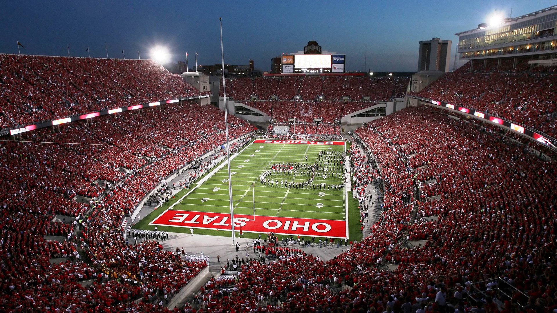 球员在欧冠赛场上以突破个人极限被誉为伟大时刻，欧冠有谁在自己主场夺冠